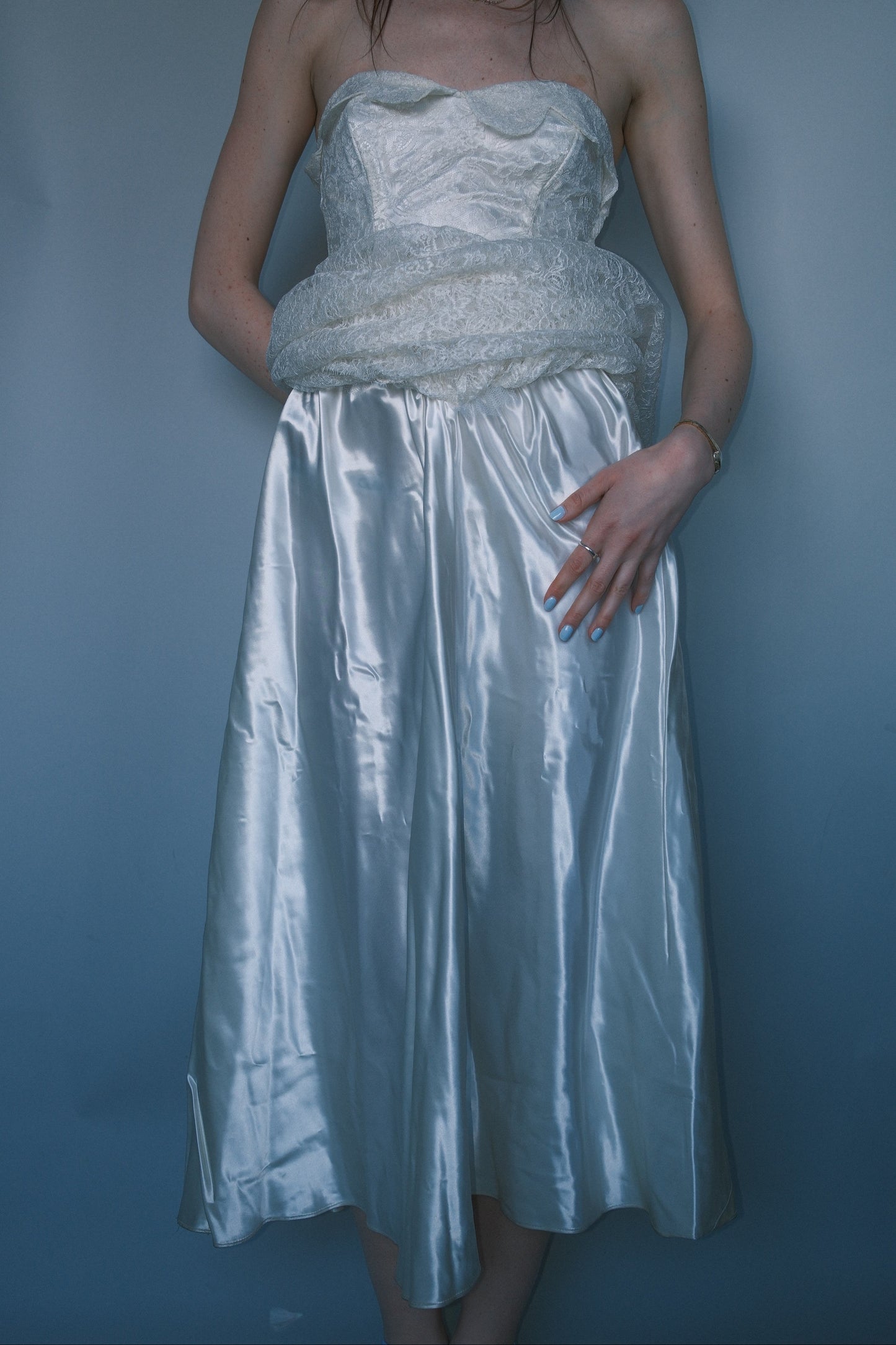 Strapless bridal dress